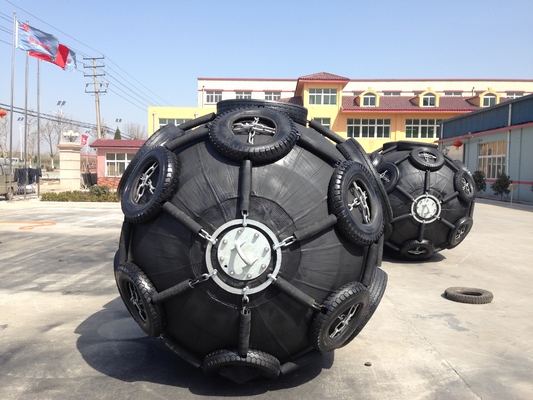 Absorpsi Energi Yokohama Karet Pneumatik Silinder Hitam untuk Bumper Marinir