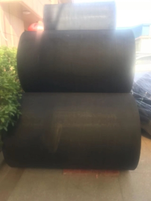 Kekuatan Tarikan Fender Karet Bolted Desain khusus untuk penyerapan energi / ketahanan cuaca