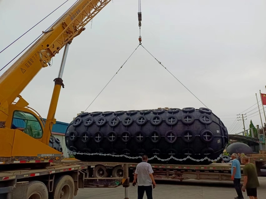 0.5-4.5m Diameter Yokohama Marine Fender Dengan Reaksi Kekuatan Rendah Dan Garansi 2 Tahun