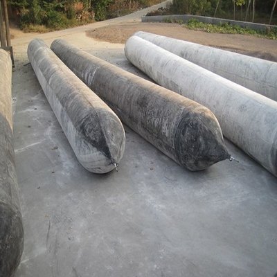 Tekanan 0.05-0.25 MPA Airbag Karet Laut Ketebalan 6mm-20mm Lapisan 4-9 Desain Konstruksi Tugas Berat