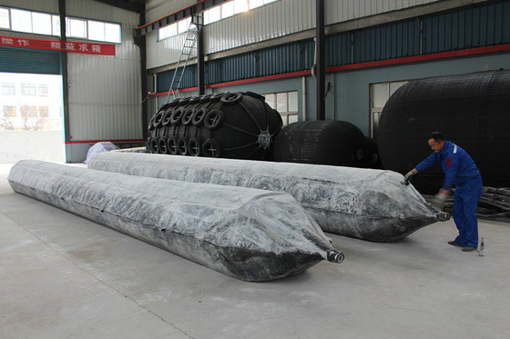 Airbag Karet Laut Tekanan Tinggi Peluncuran Dengan Umur Layanan 6-8 Tahun D1M*EL12M