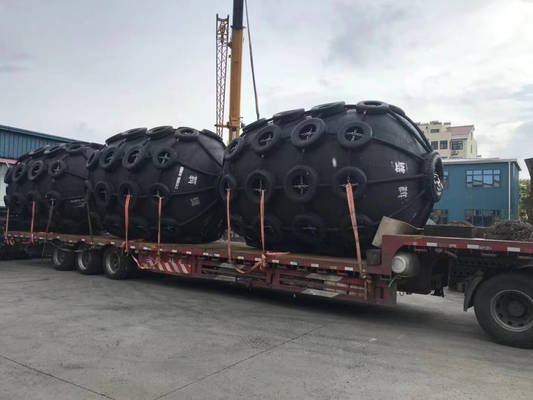 Karet tahan lama Yokohama Marine Fender Hitam untuk Perlindungan Perahu