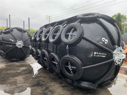 0Diameter.5-4.5m Yokohama Marine Fender dalam warna Hitam untuk kebutuhan Laut yang disesuaikan