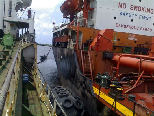 Karet Yokohama Pneumatic Fenders untuk Perlindungan Kapal Hot Galvanizing Flange Diameter 0,5-4,5m