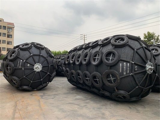 Tekanan Tinggi Pneumatic Marine Fenders Karet Alam Hitam