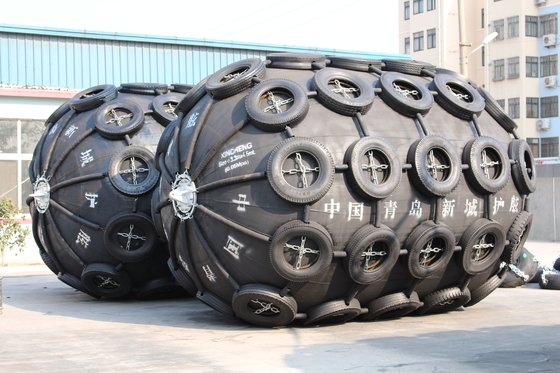 Tekanan Tinggi Pneumatic Marine Fenders Karet Alam Hitam