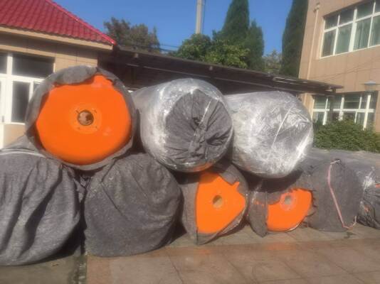 Karet busa poliuretan PU Marine Fender dengan elastisitas yang sangat baik dan ketahanan terhadap stres lingkungan laut