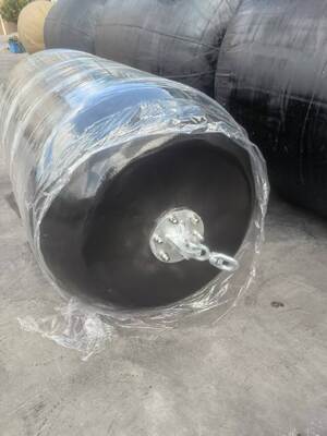 Pelindung Fender Isi Busa Periode 24 Bulan D3.0m X L5.0m Defleksi 60 Persen Solusi Perlindungan Dermaga Laut yang Tahan Lama