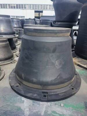 CCS Certified Cone Rubber Fender SGS Disetujui Peralatan Perlindungan Pelabuhan Laut tahan lama untuk aplikasi berlabuh dan berlabuh kapal