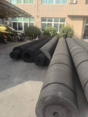 Fender Roller Tugboat Low Maintenance Tinggi 200mm 450mm Dirancang untuk Mengurangi Biaya Pemeliharaan dan Meningkatkan Keselamatan Tugboat