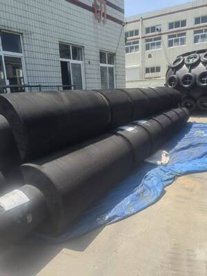 Fender Roller Tugboat Low Maintenance Tinggi 200mm 450mm Dirancang untuk Mengurangi Biaya Pemeliharaan dan Meningkatkan Keselamatan Tugboat